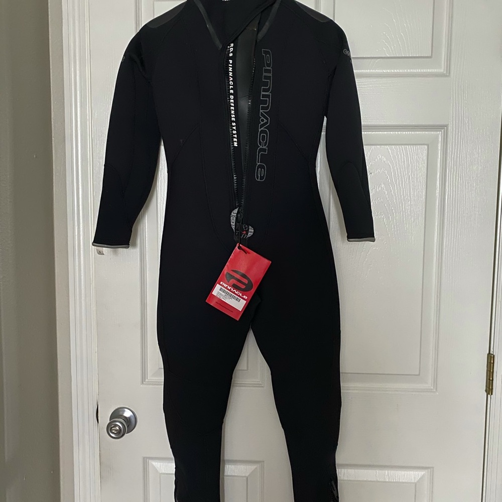 Womans Pinnacle Cruiser 5mm Wetsuit XS/SM